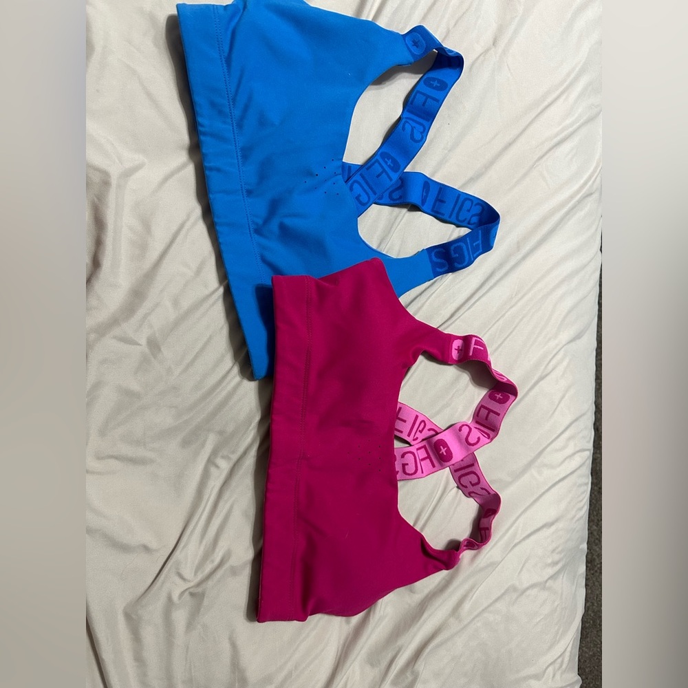 only worn a couple times! FIGS size small sports bras!